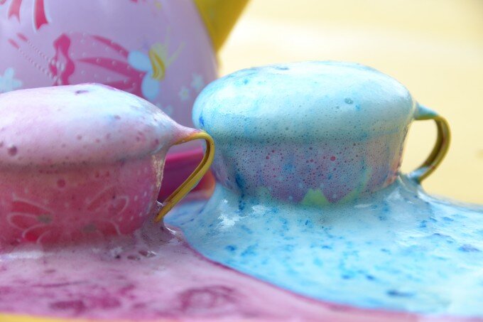 Чай для монстров. Фото с https://www.science-sparks.com