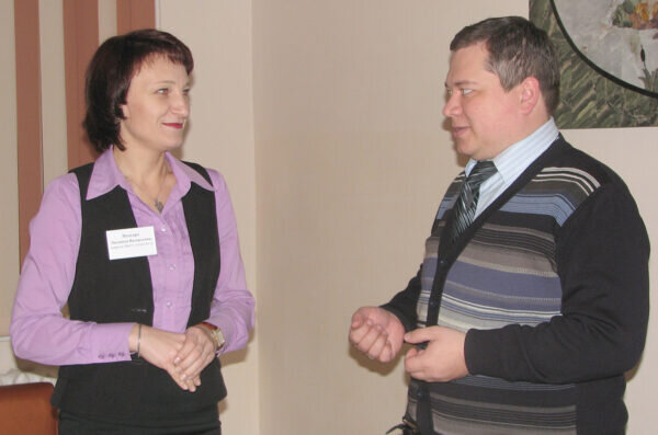    Людмила ПОДГОРА и председатель Алтайской краевой организации профсоюза Юрий АБДУЛЛАЕВ