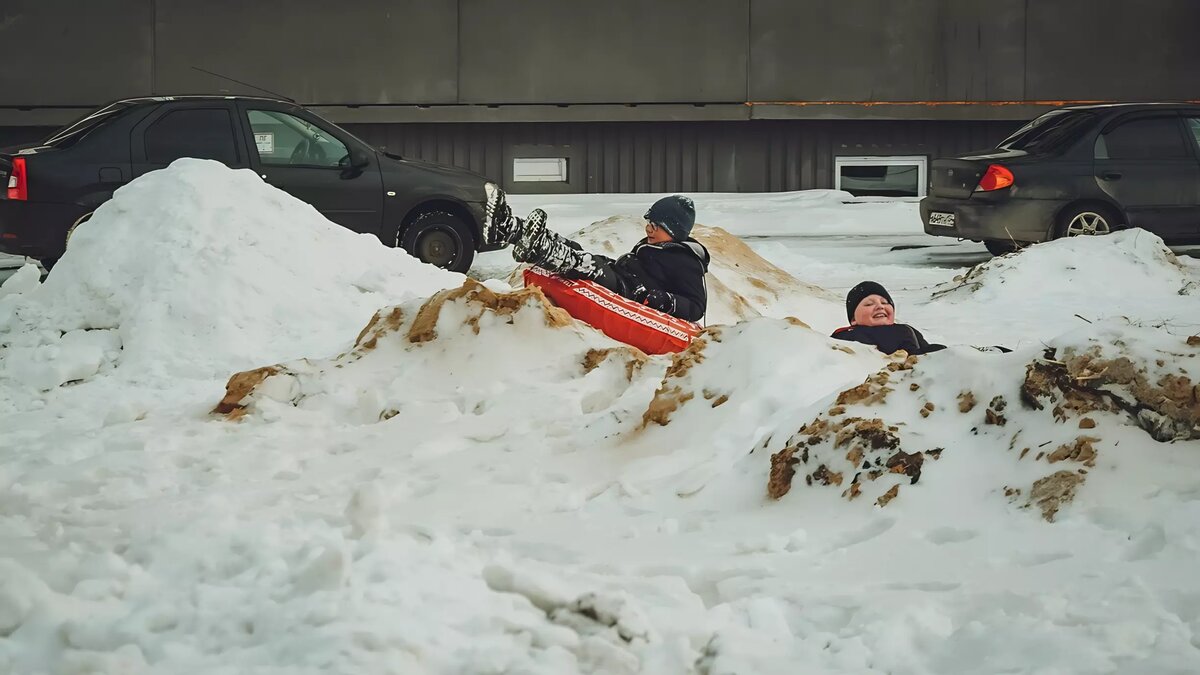     Мэрия Абакана ищет подрядчика на закупку зимних горок. В этом году их станет больше обычного.