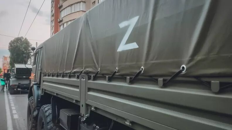     Бойцам ростовского именного подразделения, которые находятся в зоне спецоперации, передали партию военно-технической помощи, сообщили в правительстве региона.