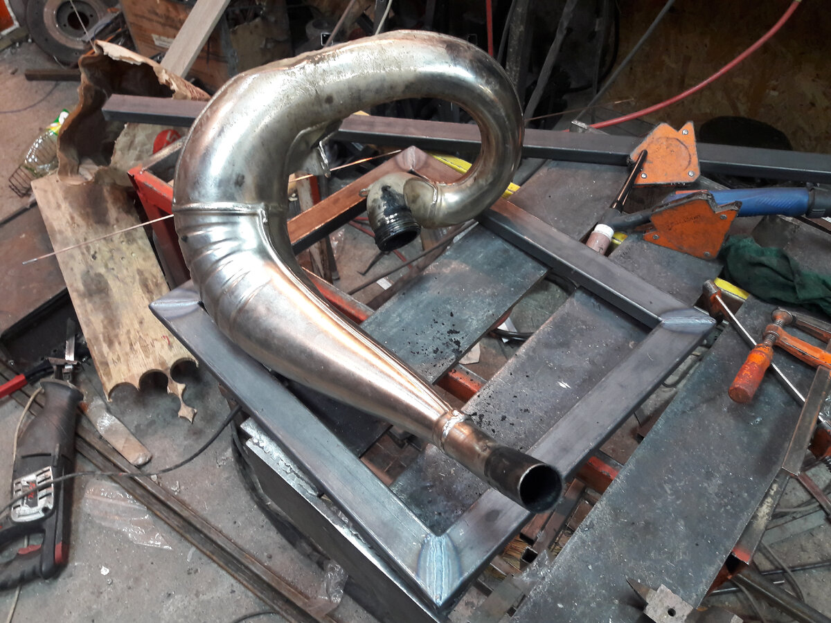 Здесь, как и далее не обращайте внимания на задний фон. Там может быть что угодно...