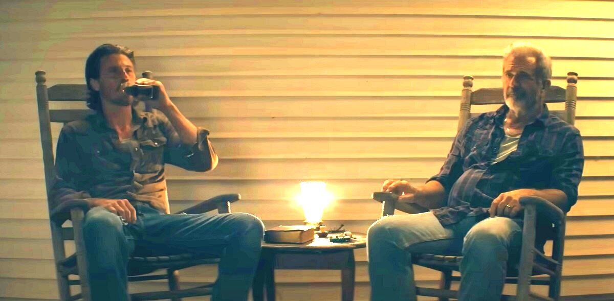 Много кто играл детей персонажей Мэла Гибсона за его долгую карьеру, но вот счастье бухну́ть с ним на пару из горла́  выпадало не каждому "ребенку". 