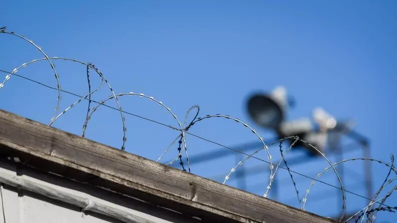     В кассации остался в силе приговор бывшему заместителю губернатора Ростовской области Сергею Сидашу, которого осудили за злоупотребление полномочиями, пишет «Коммерсантъ».