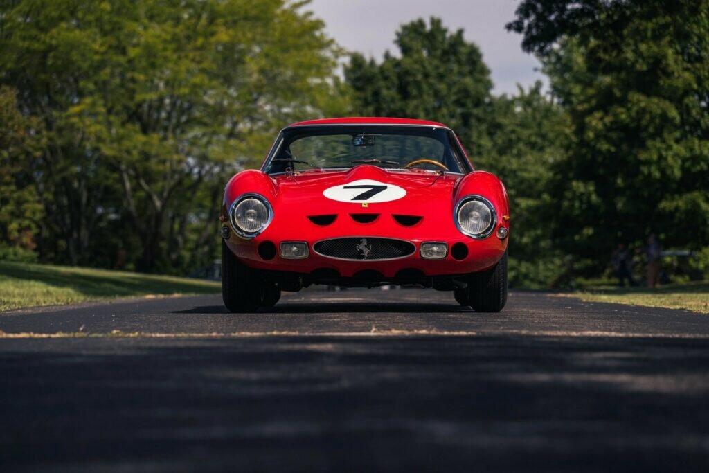 Машина Ferrari 250 GTO В Италии