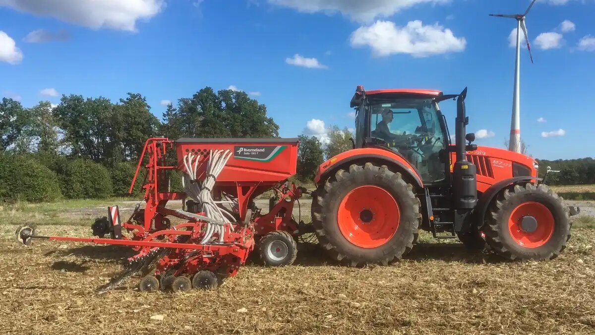 Фото: kvernelandgroup.com Сеялка Kverneland Satio 1030 с рабочей шириной захвата 3 метра и жесткой рамой