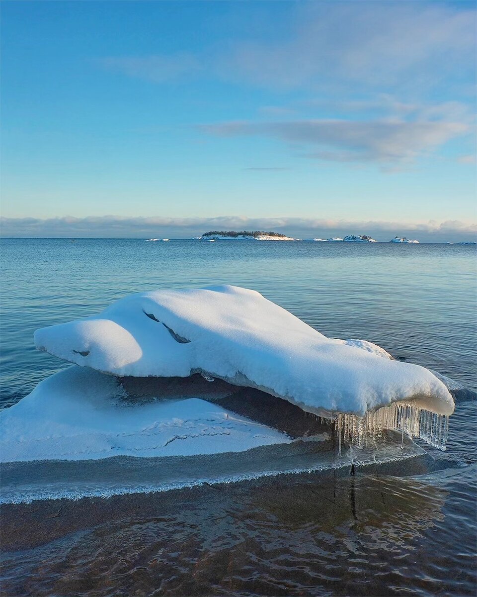 Морозное берег