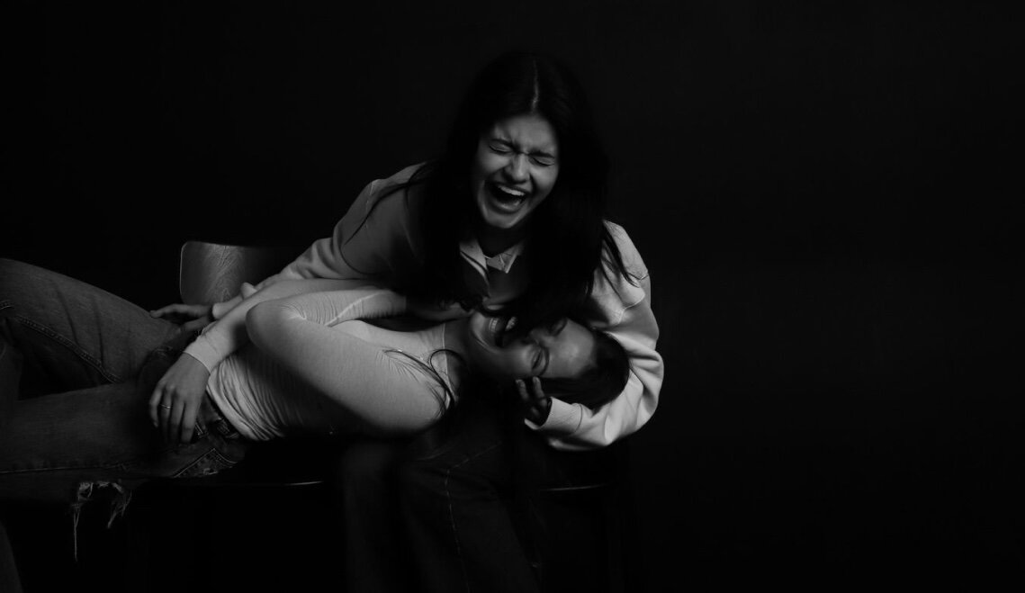 Настоящий друг- это человек с которым вы можете не видеться годами, но при встрече всегда найдёте о чем поговорить.