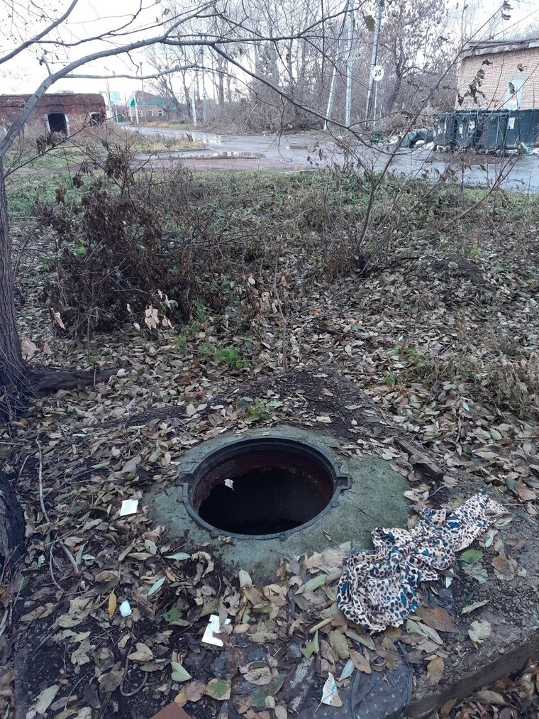    Ребенок упал в пятиметровый колодец