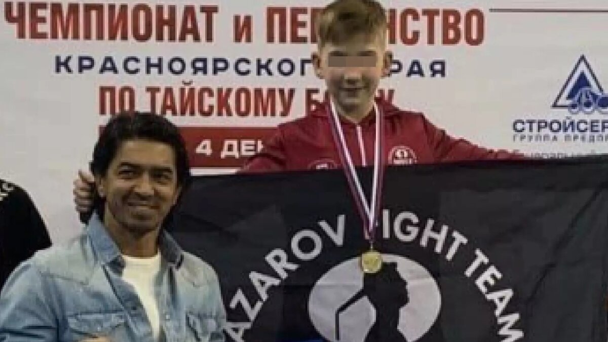     В Красноярске пострадавший в ДТП 12-летний мальчик оказался чемпионом края по тайскому боксу. Сейчас он находится в коме.