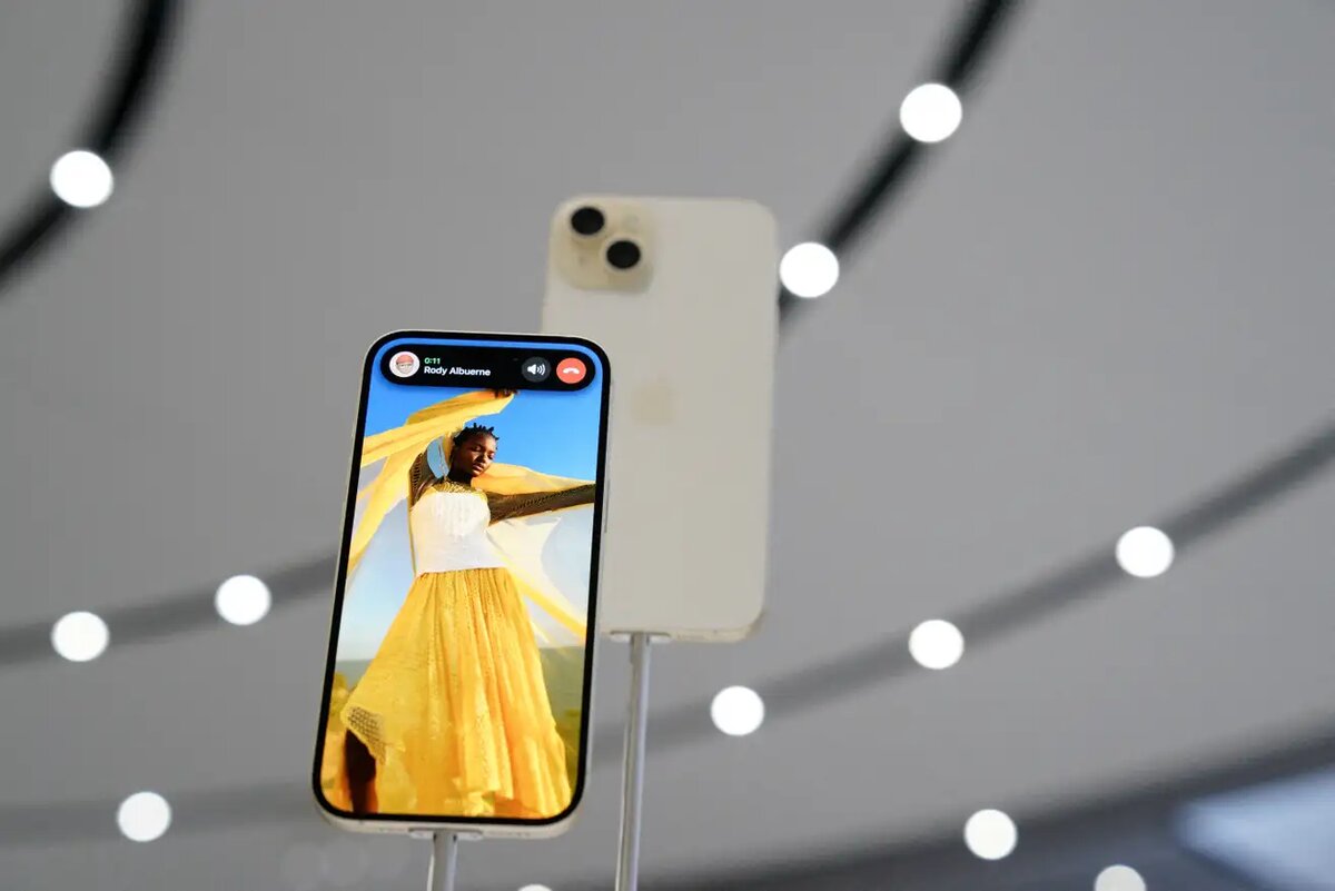 Фото: https://qz.com/apple-may-be-quiet-on-ai-but-it-s-also-the-biggest-buy-1850872570