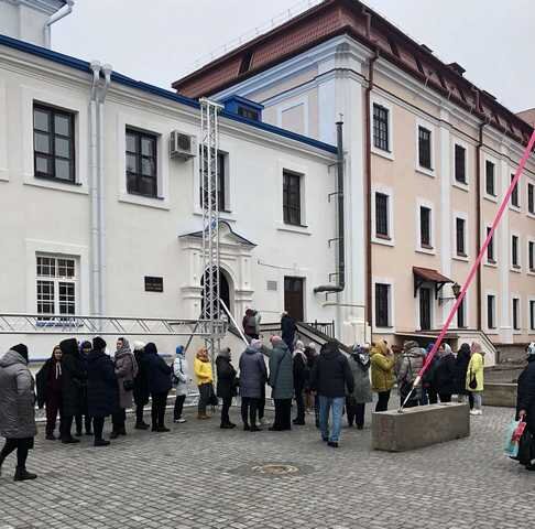 величественный Свято-Успенский собор