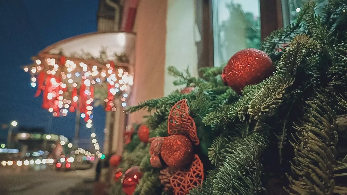     Новогодние каникулы в 2024 году продлятся на один день больше, чем годом ранее. Нижегородцам рассказали, сколько получится отдохнуть в праздники.