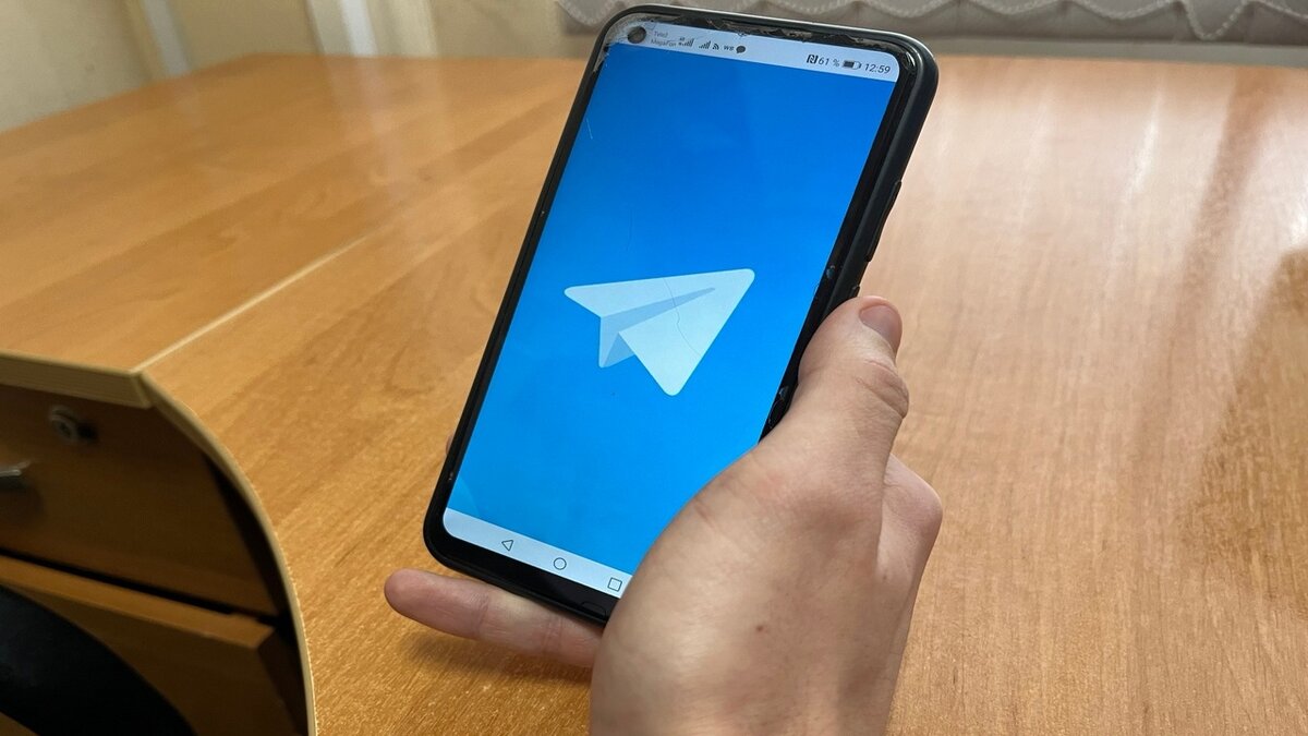    В Курской области сотрудники банка не дали 22-летнему парню отправить мошенникам миллионный кредит