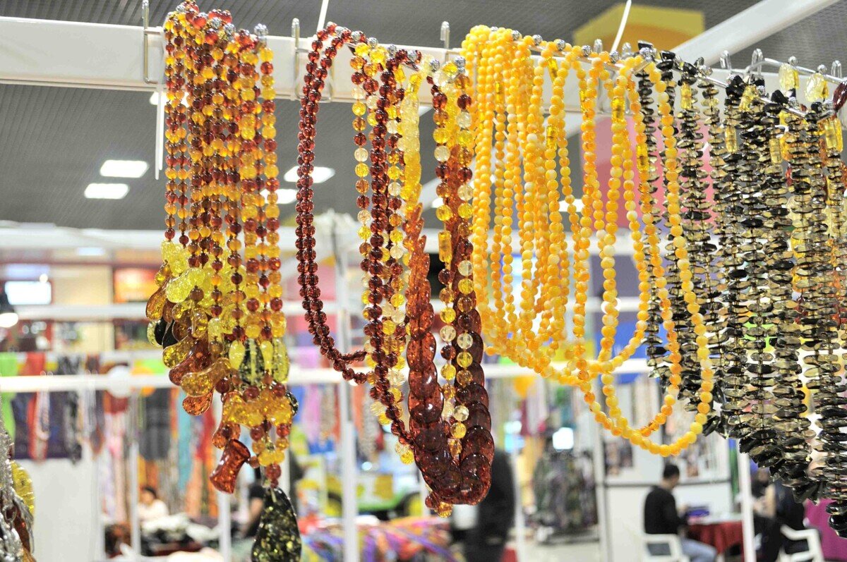 На выставке-продаже товаров «Индия рядом» в Южно-Сахалинске (весна 2015 года).