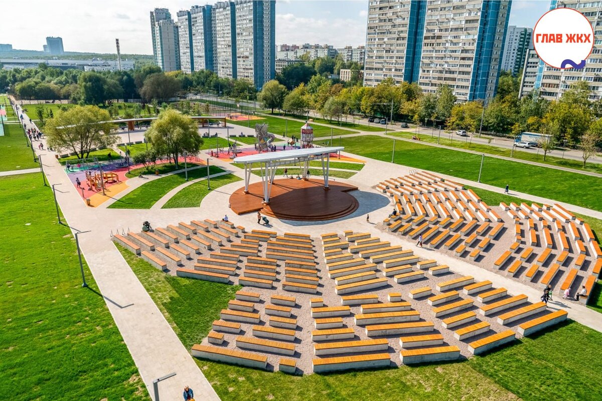 В Москве благоустроили территорию возле Центра фигурного катания