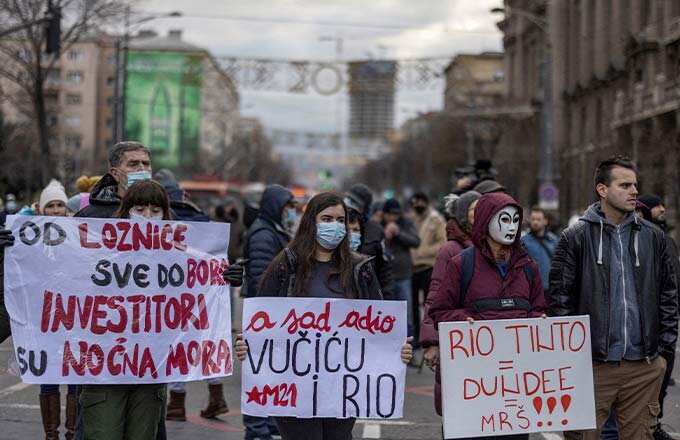Протесты в Белграде в 2022 году.