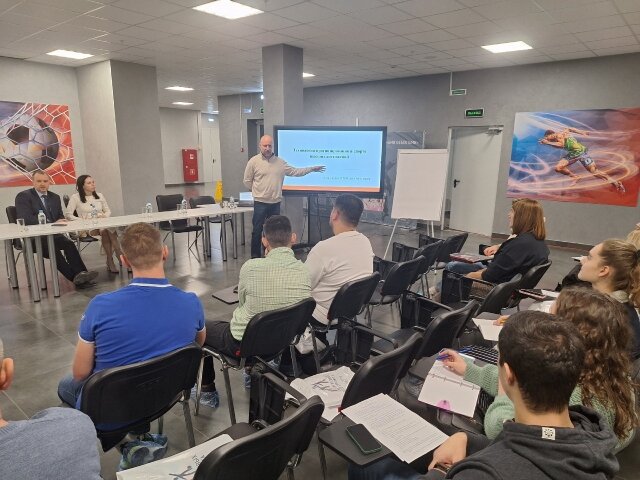    Старший тренер Сборной России по плаванию провел семинар в Иванове