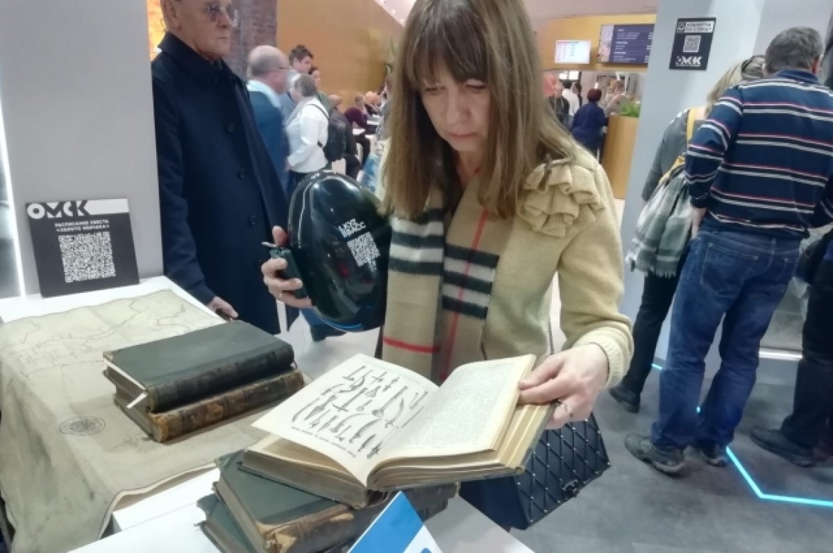    Омский стенд с Колчаком на выставке "Россия" вызвал противоречивую реакцию