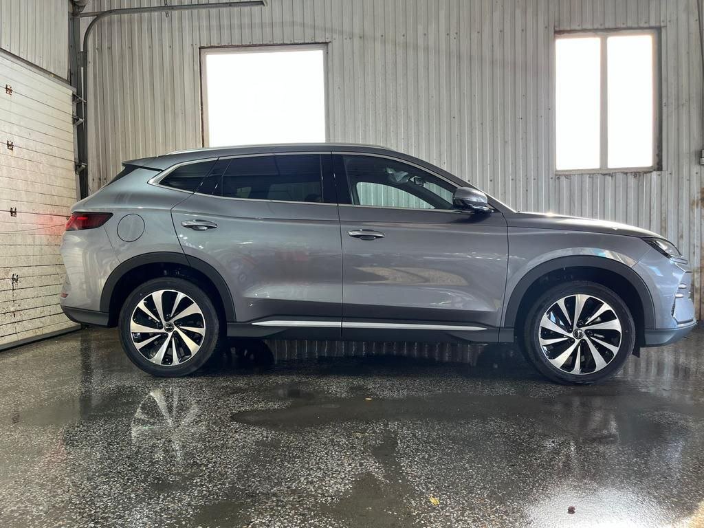 BYD Song Plus - параллельный гибрид, привезли из Китая для нашего клиента