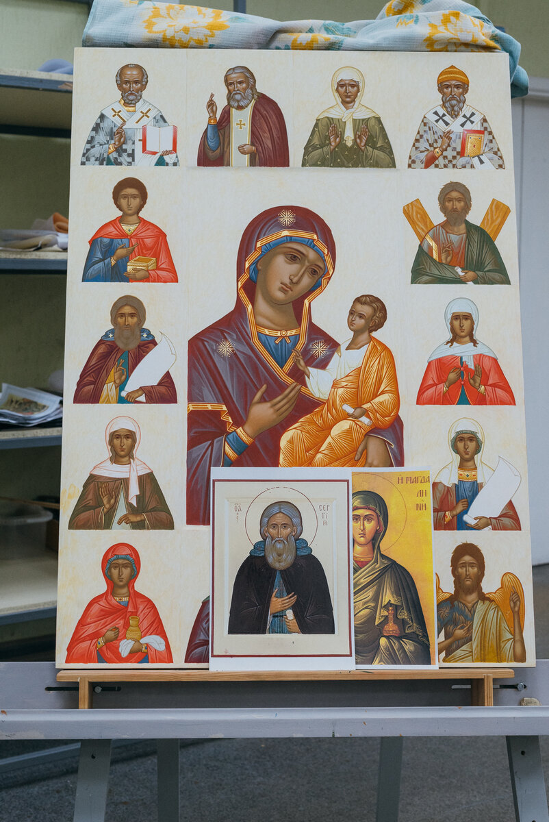 Рукописная икона "Иверская Богородица с предстоящими". Работа мастерской "Палехский Иконостас"
