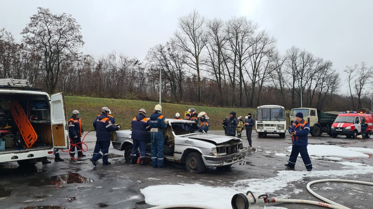    В Курске состоялась штабная тренировка МЧС по ликвидации условного ДТП