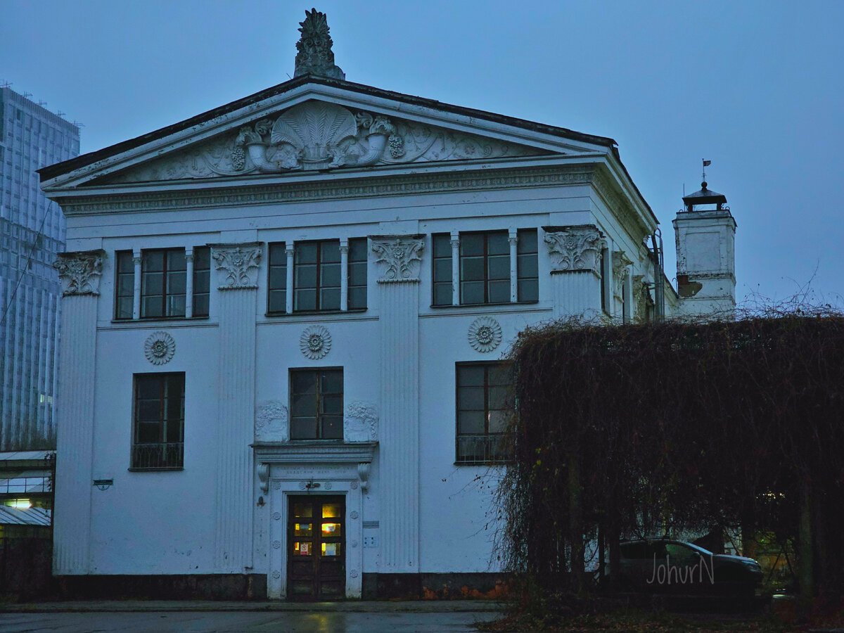 Фото автора. Главное здание 