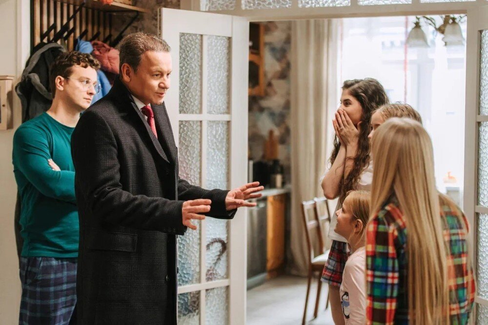     Кадр из новогоднего фильма по сериалу «Папины дочки. Новые» (2023) / СТС