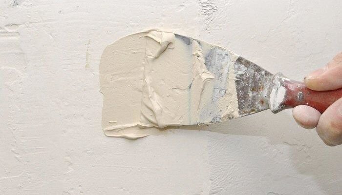 Можно ли шпаклевать по водоэмульсионной краске?