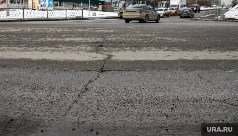    В Шадринске чиновники не приняли ремонт дороги по ул. Автомобилистов (фото из архива)