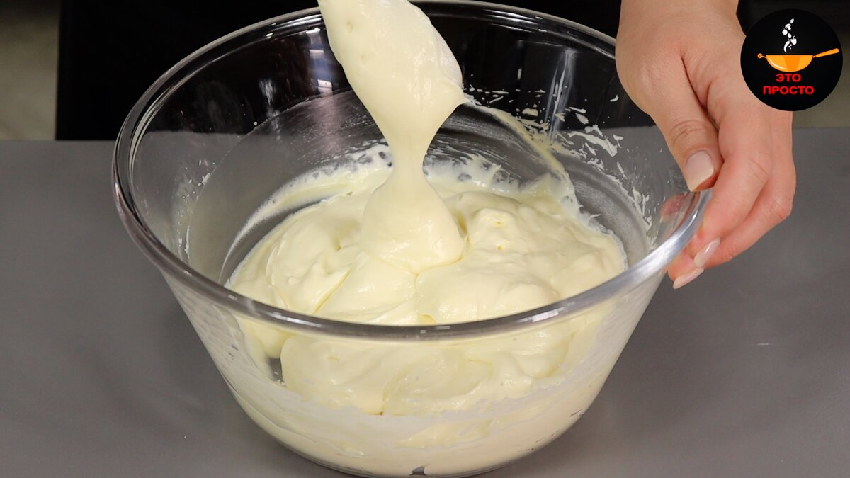 Очень часто получаю от вас вопросы: «Как сделать самый простой бисквит?», «Какой крем можно сделать из ингредиентов, которые всегда есть в холодильнике?-11