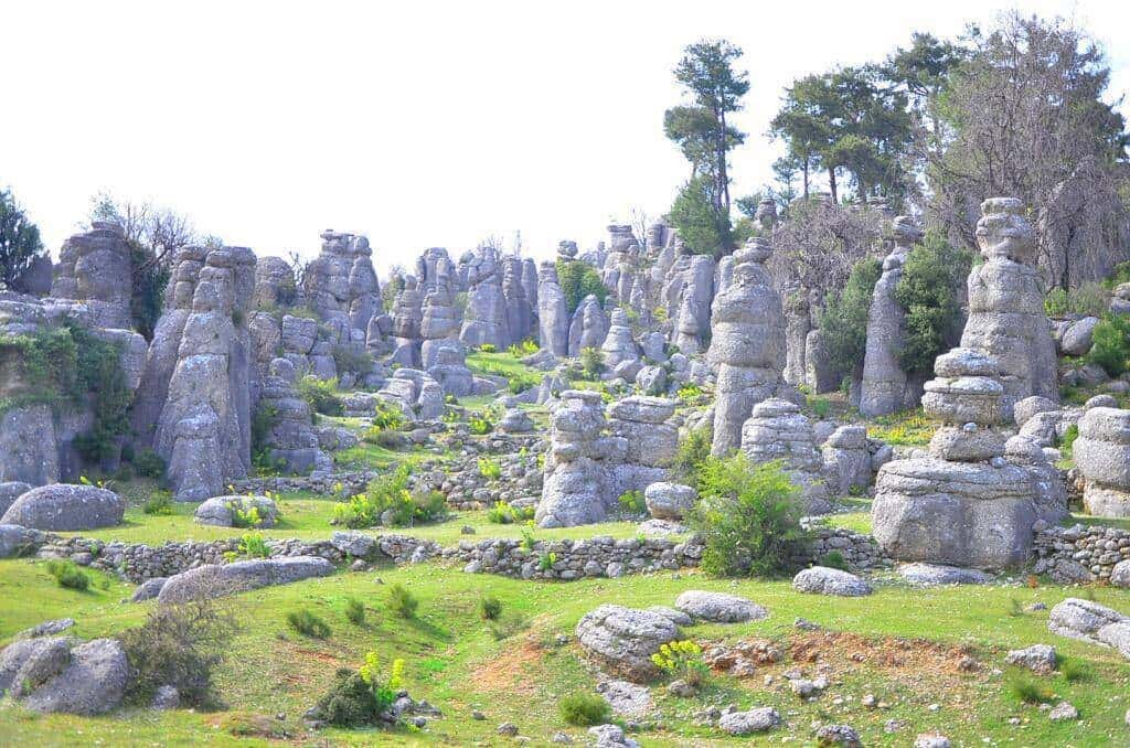 Селге и Каменный люди каньона Тазы