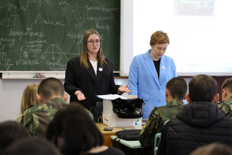    Специалисты КМЗ посетили Куртамышский округ, чтобы рассказать студентам о преимуществах завода