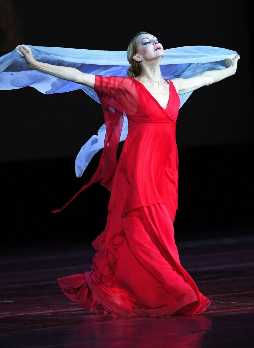 Артистка балета Илзе Лиепа во время выступления на гала-концерте звёзд мирового балета "Майя Плисецкая. Посвящение" в Государственном Кремлёвском Дворце // Sputnik / Владимир Вяткин