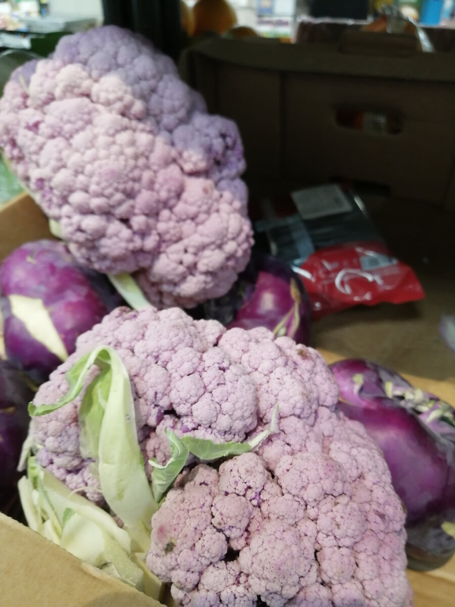 Цветная розовая! Хотя, может, фиолетовая?