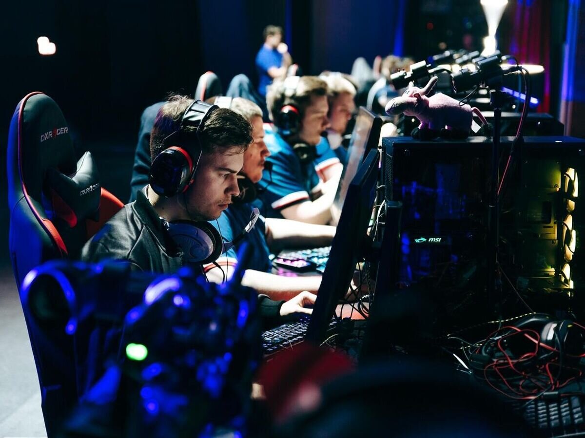 Киберспорт признан видом спорта. Дмитрий Смит киберспорт. Киберспорт в России. Киберспортсмены России. Кубок России по киберспорту 2020.