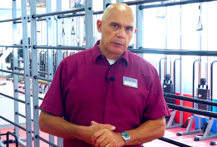 «Вставай с дивана и начинай двигаться, если не хочешь диабет 2 типа!». Бубновский назвал 1 БАНАЛЬНОЕ упражнение для стопы