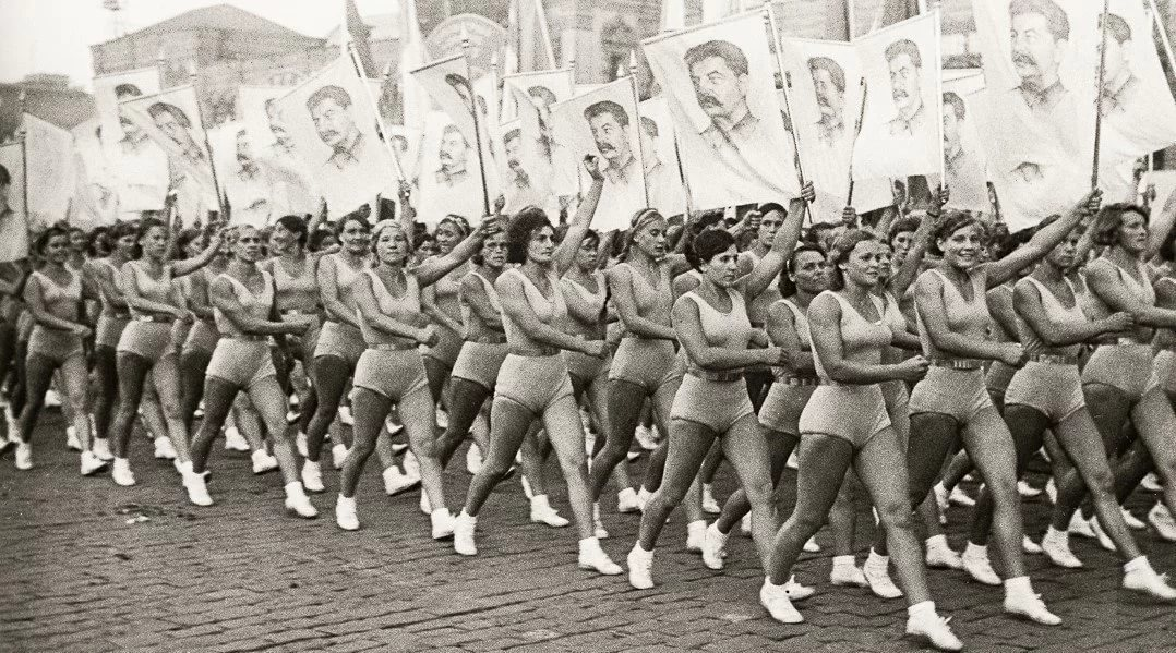 1937 год май. Всесоюзный парад физкультурников 1945. Парад физкультурников СССР 1937. Всесоюзный парад физкультурников на красной площади 1945 года. Парад физкультурников 1931.