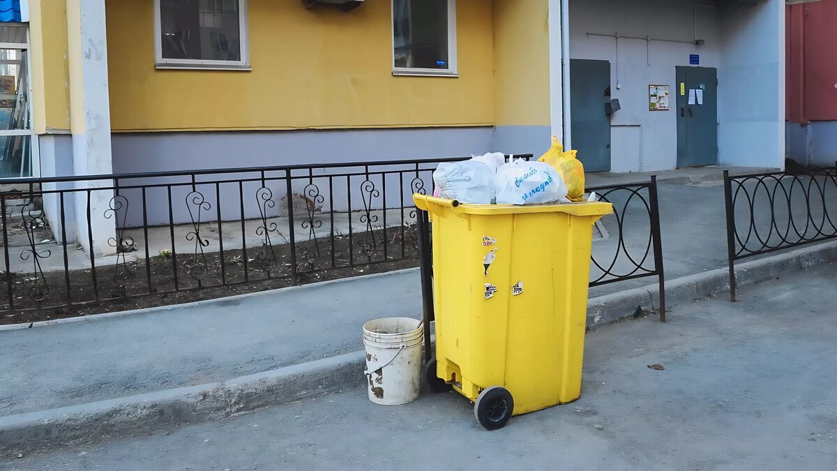     Отходы хранились с нарушениями существующих норм