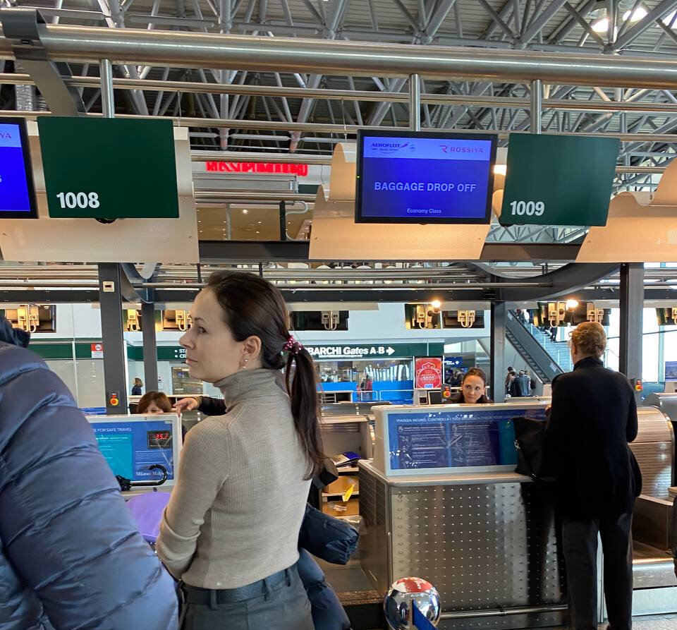 В каждом аэропорту есть отдельные стойки для негабаритного груза