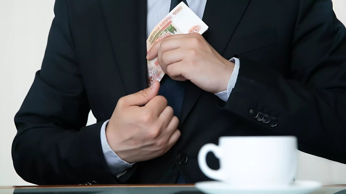     На рассмотрение гордумы передан документ, согласно которому депремировать госслужащих можно не более, чем на 20% от всей зарплаты. В этом же документе предлагается увеличить размер отпускных выплат с двух до четырехкратного.