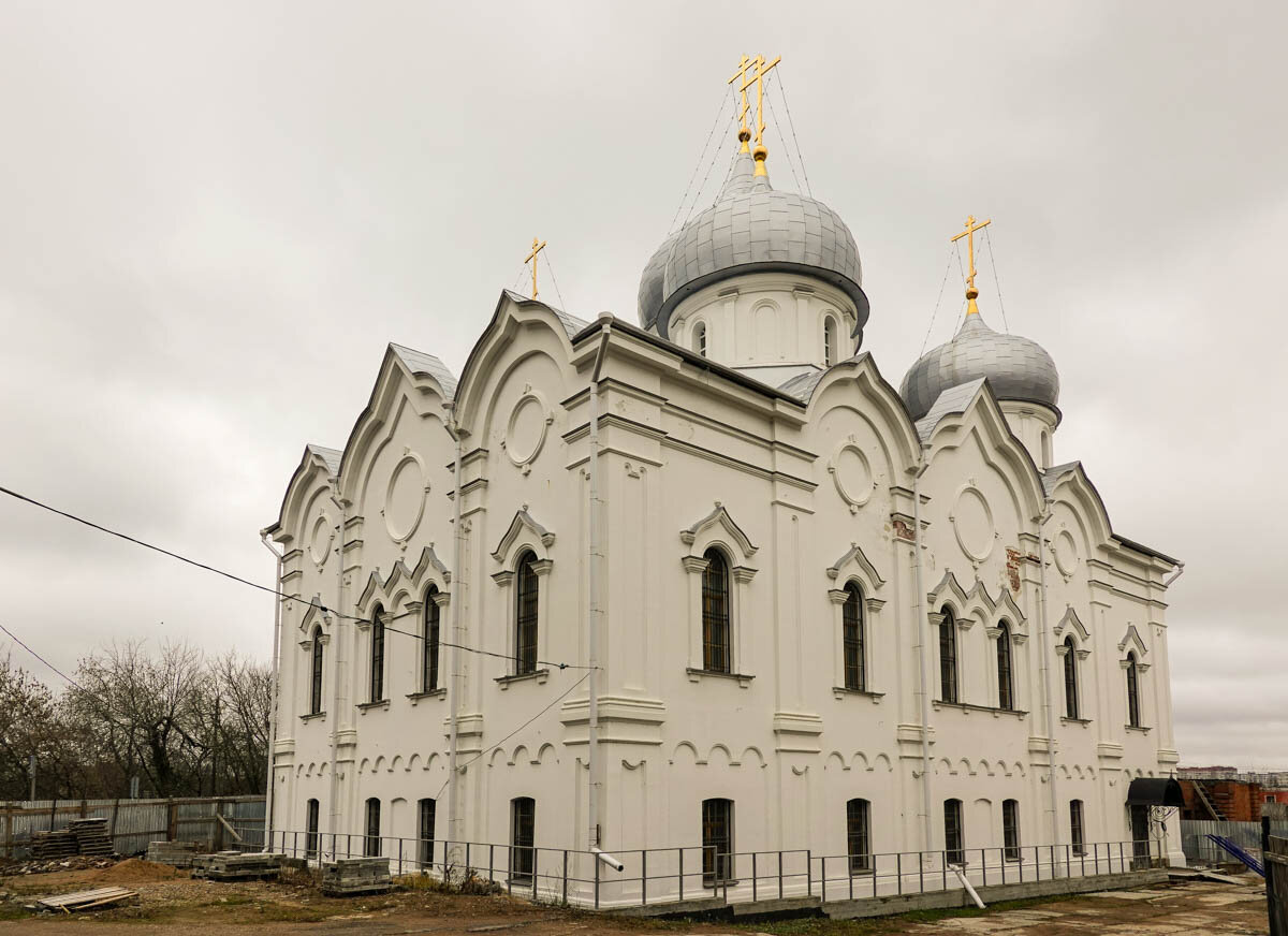 Зашел в храм в Сергиевом Посаде и рот открыл от изумления. Такого  удивительного интерьера нет нигде в России! Показываю | Самый главный  путешественник | Дзен