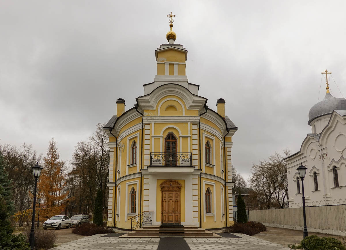 Зашел в храм в Сергиевом Посаде и рот открыл от изумления. Такого  удивительного интерьера нет нигде в России! Показываю | Самый главный  путешественник | Дзен