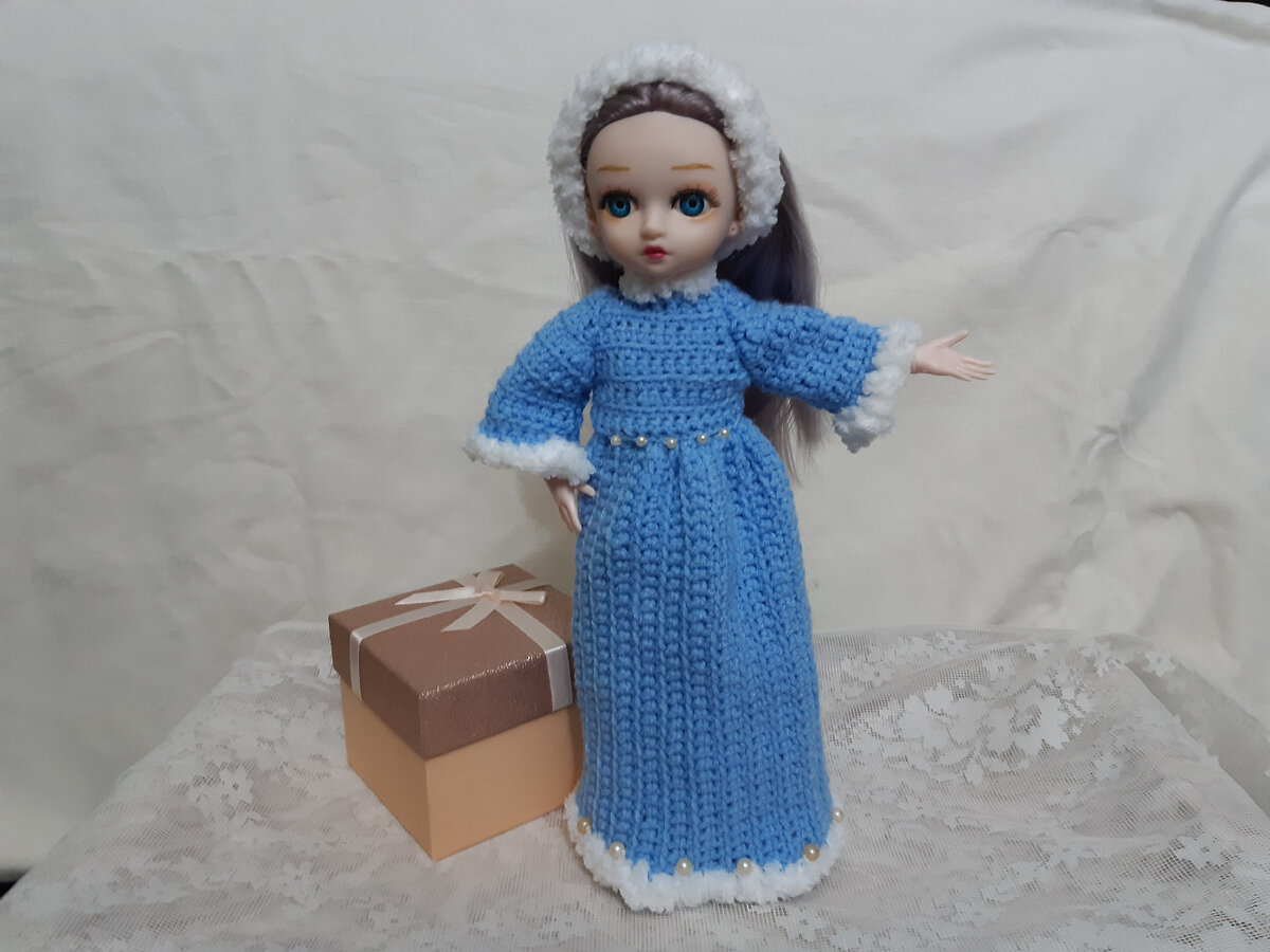 Дженни в новом наряде