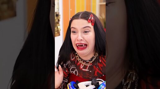 Трум Трум ВАУ | Преображение бедной вампирши #shorts #school #vampire # ...