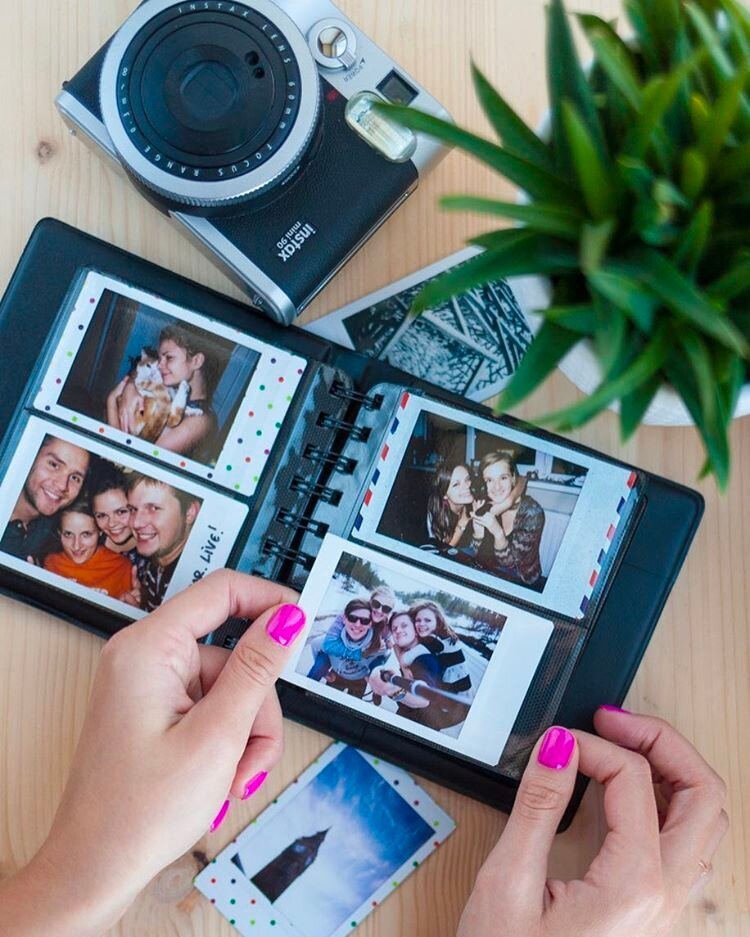 Моментальное фото. Фотокарточки Polaroid Instax Mini 70. Instax Polaroid album. Идеи для фотокарточек. Фотоальбом для моментальной печати