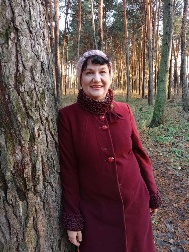 Гуляли с мужем в воскресенье в лесу. Очень полезное занятие на любой диете.