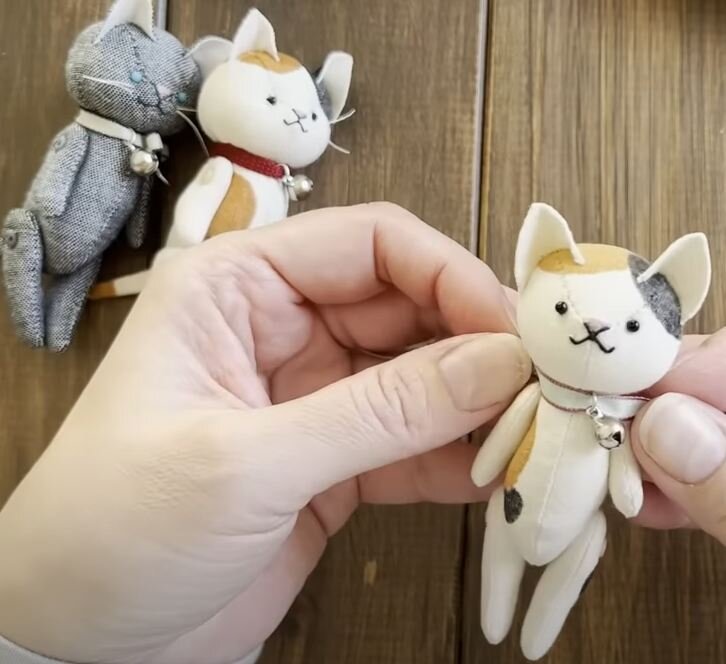    Мягкая игрушка из обрезков ткани   
Источник: Скриншот из видео