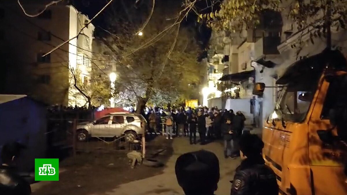    Жители обрушившегося в Астрахани дома жаловались на постоянные протечки