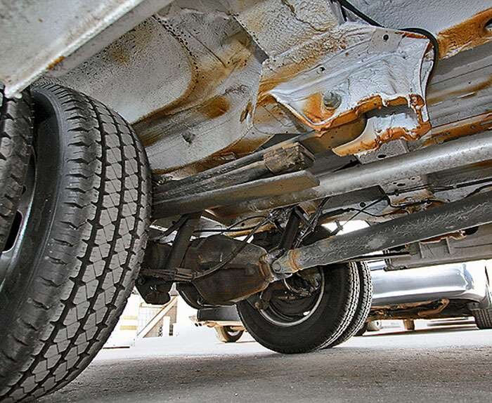   Первой выходит из строя задняя крестовина карданной передачи