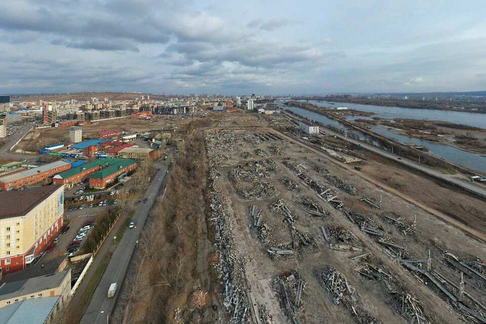 Участок сибиряк. Красноярск Сити. Строительство в Красноярске. Красноярск комбайновый завод 90 года. Красноярск Центральный район на месте комбайнового завода.